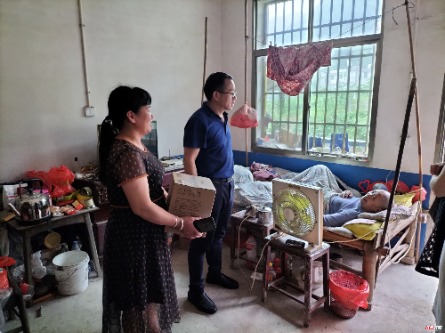 新邵县土地房屋征收服务中心开展“认领微心愿”志愿服务活动