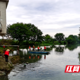 邵东牛马司镇：组建巡河打捞队，动态清理河道垃圾