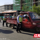 助力学子圆梦，武冈交警一路同行