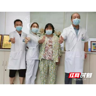 邵阳市中心医院成功完成一例延髓型重症肌无力患者胸腺瘤手术