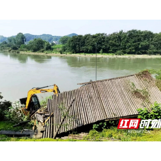 新宁县金石镇：强力拆除 妨碍河道行洪建筑