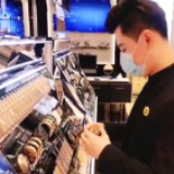 奋斗有我② | 柜哥Seven：掌握女人化妆台的男人