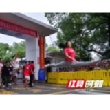 视频 | 开心到飞的“一字马”女生：能上理想的大学！