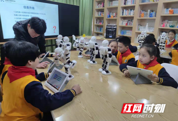 人工智能赋能智慧教育  岳麓区11所城乡学校云端共研一堂课