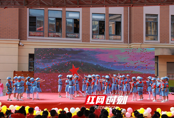 播下一颗种子，让红色基因代代传