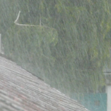 暴雨突袭“晚高峰” 长沙发布暴雨大风“双预警”