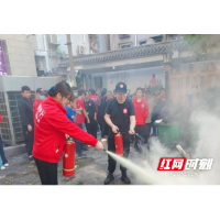 防患于未“燃” 坡子街街道西牌楼社区组织开展消防演练