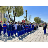 党建带团建 清明祭英烈