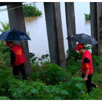 24小时全天候巡堤排险 湘江东岸筑起一道道防汛坚固屏障