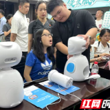 中医文化服务进机关 共建健康新风尚