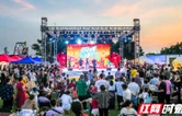 不止打铁花+烟花秀 这个小镇把“吃虾”玩成沉浸式嘉年华