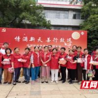 温情迎“双节” 社区中秋游园会绘就暖心烟火图