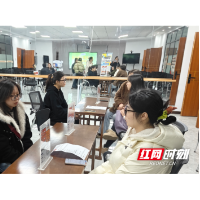 “春风”进社区 送岗暖民心