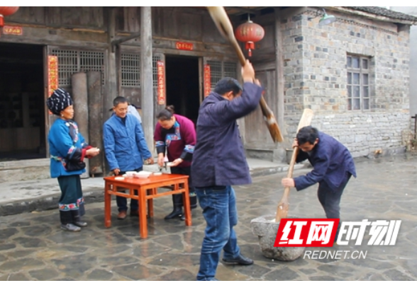 凤凰两林乡：苗家糍粑飘香年味浓