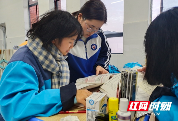 永顺县职教中心举行奖学金颁奖典礼