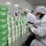 新华全媒+丨24小时不停产 保障群众用药需求——甘肃防疫药品生产企业一线走访见闻