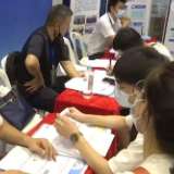 焦点访谈：聚多方力 架就业桥