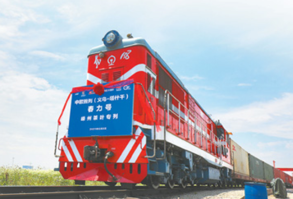 有序推进重大项目 有效促进民心相通 中乌各领域合作取得实实在在成果