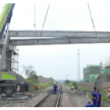 湘桂铁路永州扩能项目上跨铁路桥顺利拆除