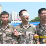 面对面丨“排雷英雄”的新角色 独家专访“八一勋章”获得者杜富国