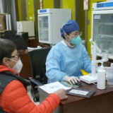 保护重症高风险人群 呼吁老年人尽快完成疫苗接种