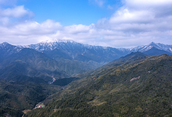 攸县的“珠穆朗玛峰”山顶看风景 一览众山小