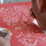 全球连线丨外国人学非遗：笔墨勾画 印度人山姆结缘千年纸笺