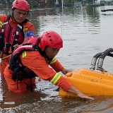 追梦火焰蓝·守护万家灯火丨 25年获23公斤奖章 消防“兵王”陈新宽:用奉献扛起“逆行者”使命