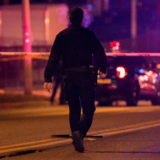 海外网评:枪声频响,美国人对国家前景投下“不信任票”