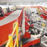 “小哥”“骑手”们接单不停（向上向好，我们有信心③）