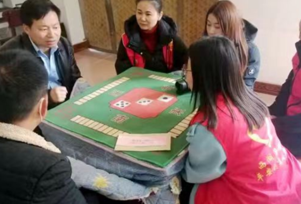 常德西湖：生育关怀进家门 计生协会送温情