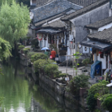 【央视快评】始终干在实处 走在前列 勇立潮头