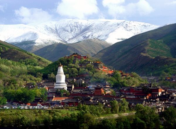 国内新闻 正文五台山位于山西省忻州市,是世界文化遗产 ,国家5a级景区
