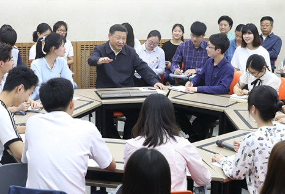 学习进行时丨习近平“问对”：青年人的成长“秘笈”
