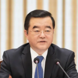 张庆伟发表署名文章:坚定不移高举改革开放伟大旗帜 加快构建全方位对外开放新格局
