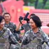 飒！“铿锵玫瑰”绽放火热军营