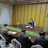 金正恩视察朝鲜国家紧急防疫司令部
