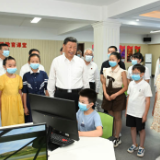 习近平:党始终在人民身边