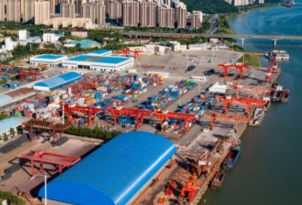 组图丨长沙新港6万吨封闭散货堆场改建工程竣工
