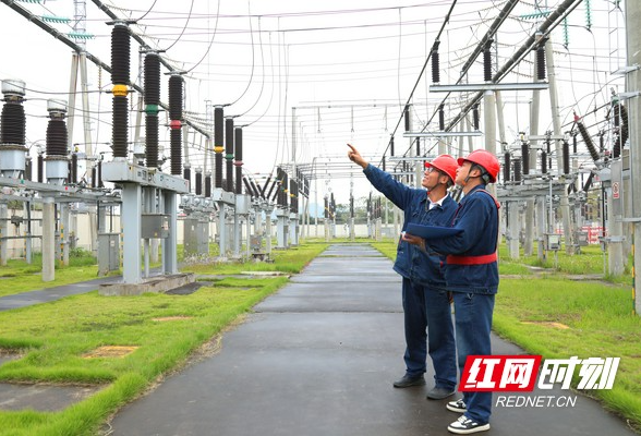 电网检修繁忙期：风险预警特巡筑牢变电设施设备“防护网”