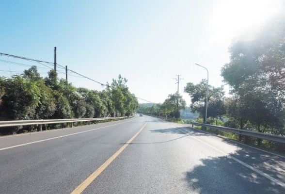 长沙聚焦农村公路办实事解难题：沿途是风景 前头是致富