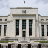 美媒称何时降息成美联储新难题