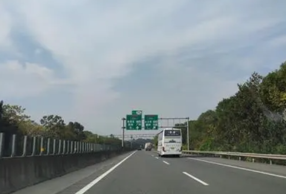 湖南出台《办法》 规范高速公路沿线广告类非公路标志