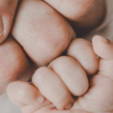 英国第一批三亲婴儿诞生:有3人DNA,可防线粒体病遗传