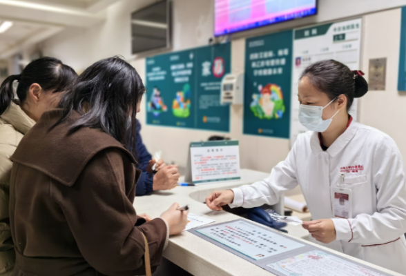 湘雅医院2月15日正式开放门诊，首日接诊患者3000余人次