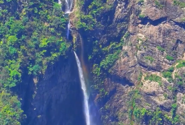 江永燕子山：高山草原演绎夏天之美