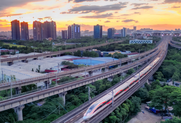 今日广东省内高铁线路列车均已正常开行