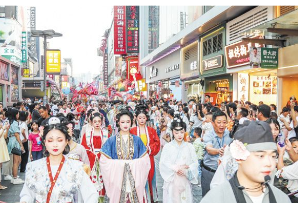 长沙中秋刮起国潮风，这些地方成为赏月最佳地点