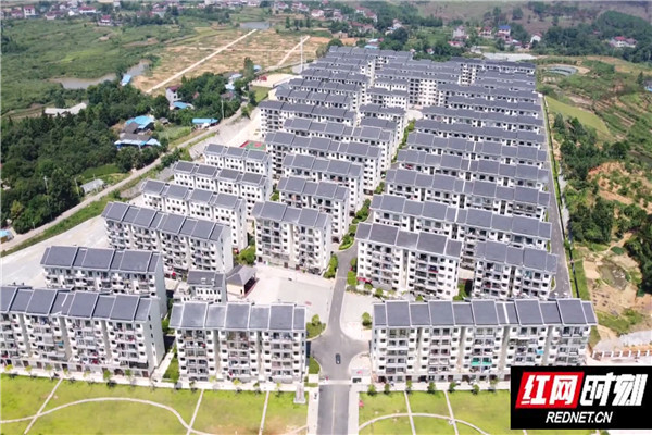 采访全省最大的易地扶贫搬迁安置区太安社区 (1) - 星速看图王_副本.jpg