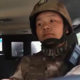 视频 | 牛！看汽车兵漂移开瓶盖 过弯点火柴